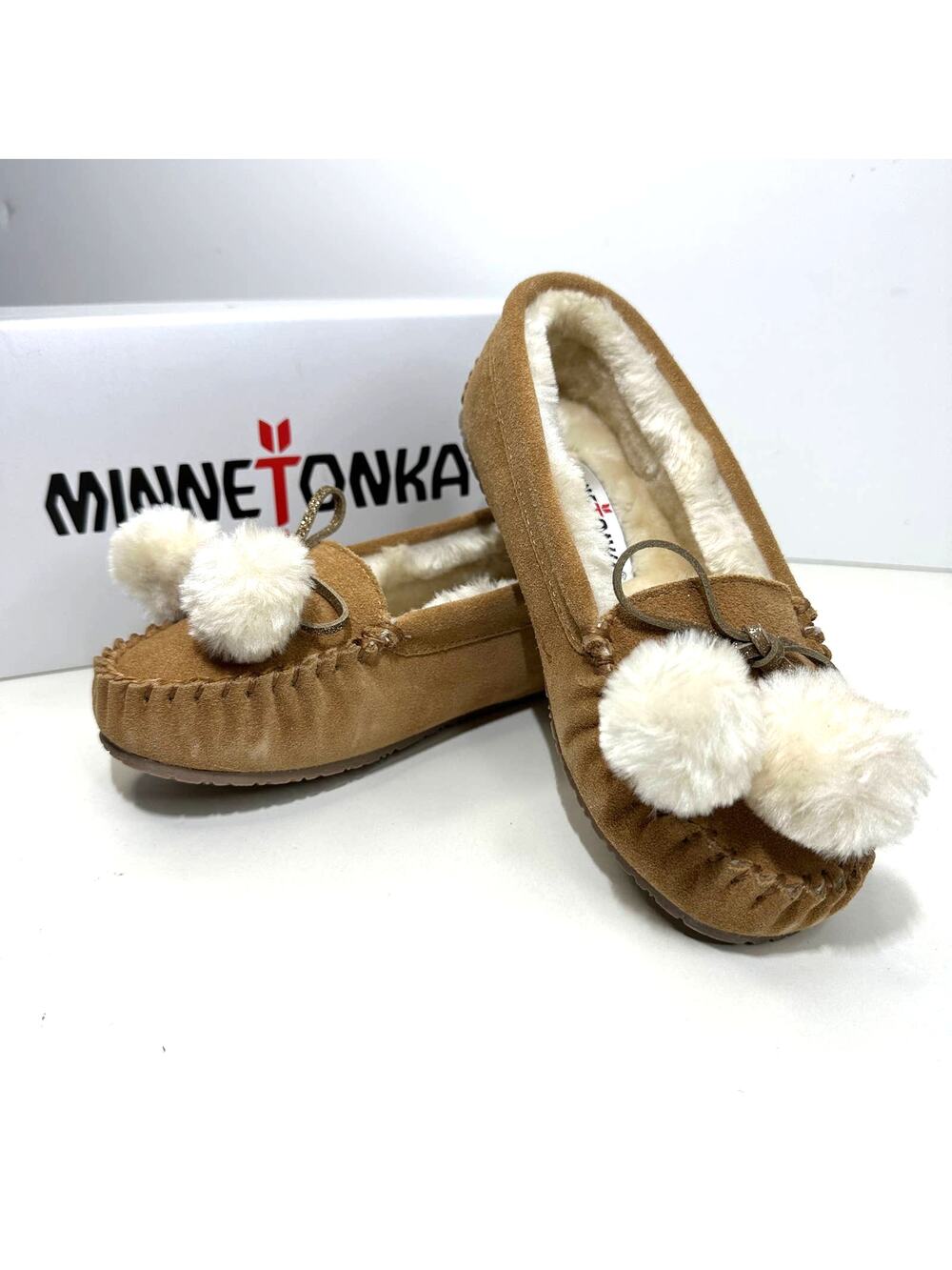Minnetonka Pom Pom Faux Fur Lined Leather Slipper Cinnamon Women 5M NWB